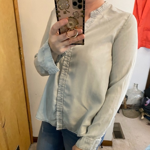 Holding Horses Tencel Chambray Lace Back Boho Top - Picture 5 of 12